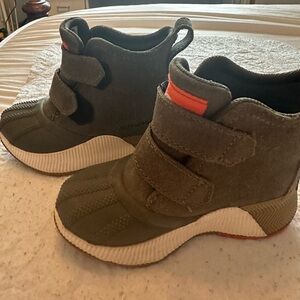 Sorel Kids Boots - Olive and Orange